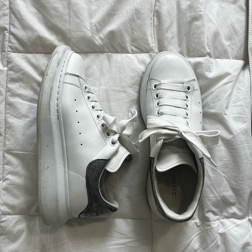 Women’s Alexander McQueen Oversized Sneakers in metallic Gunmetal size 38.5